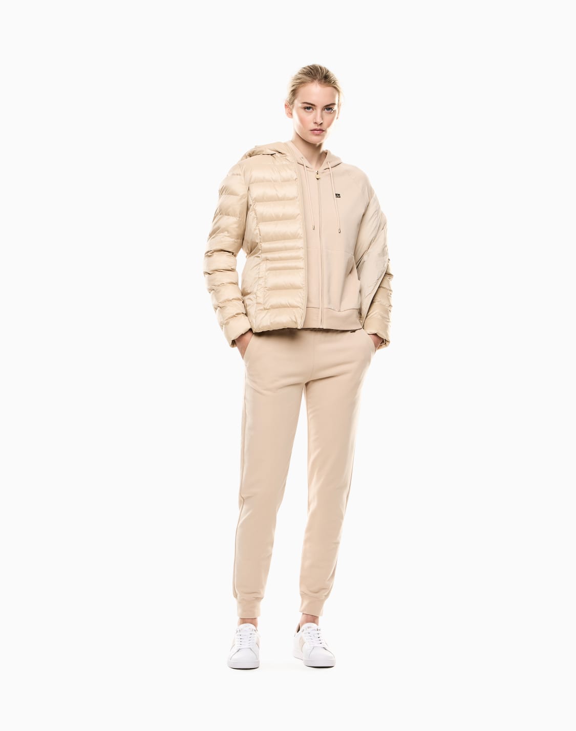 wattierte-core-lady-jacke-aus-nylon-beige--ea7