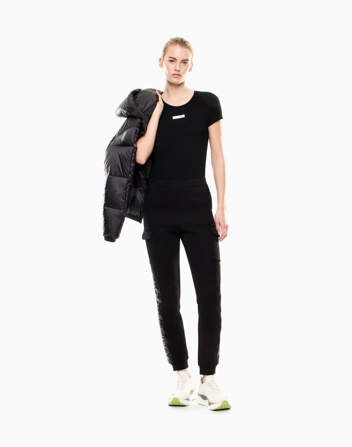 t-shirt-girocollo-dynamic-athlete-in-tessuto-tecnico-natural-ventus7-nero--ea7
