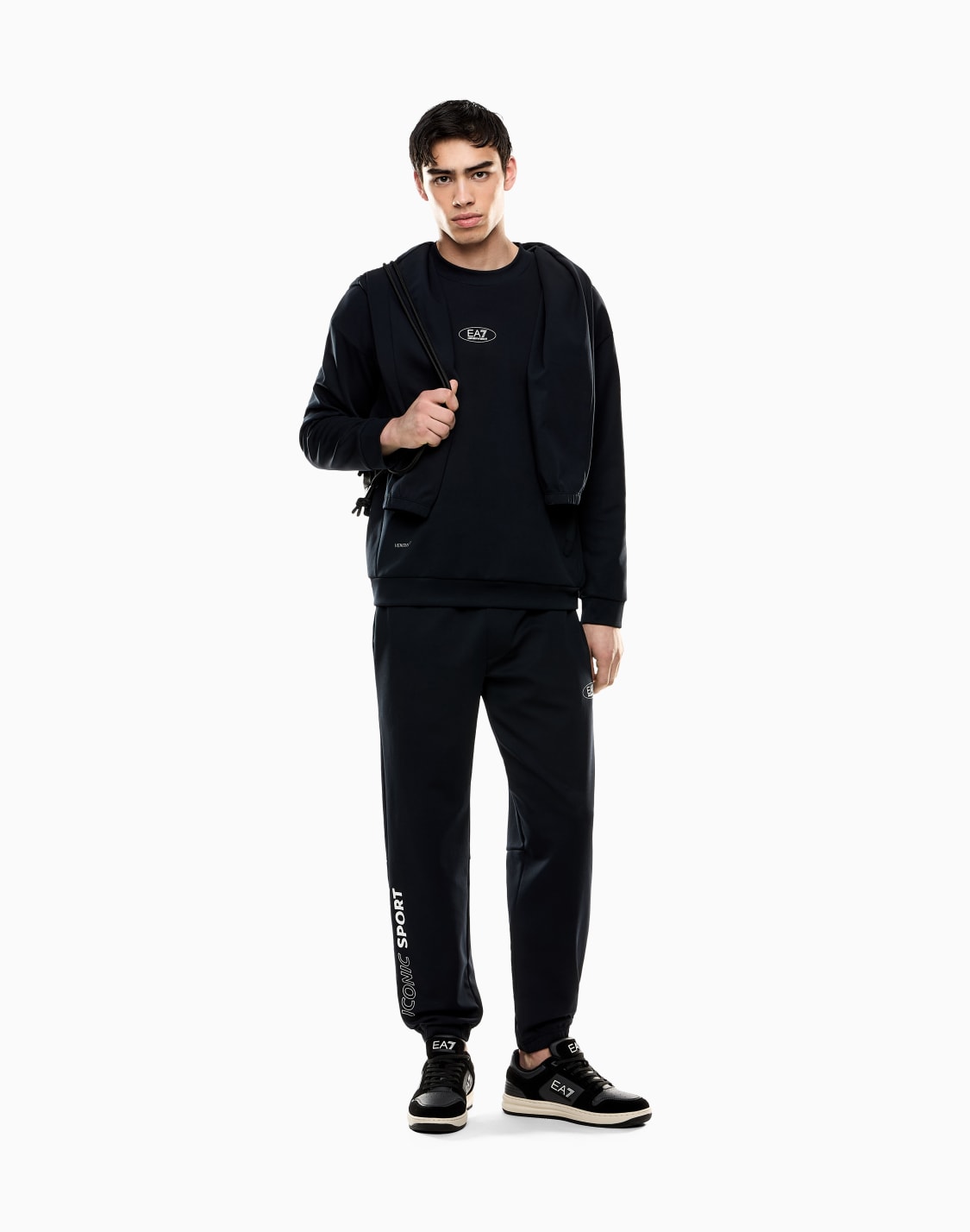 armani-blue-sport-sweatshirt-mit-rundhalsausschnitt-aus-natural-ventus7-funktionsgewebe-marineblau--ea7