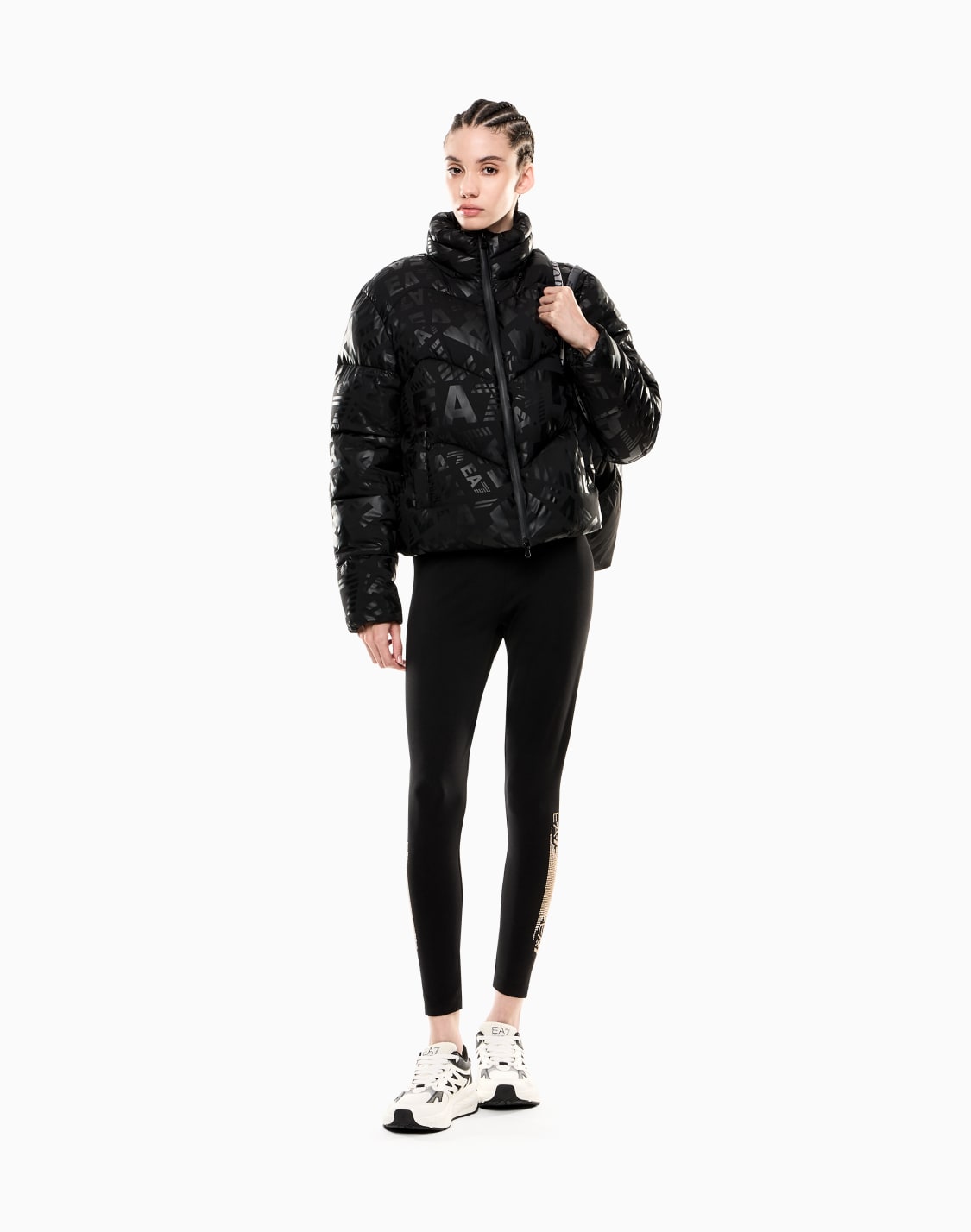 chaqueta-acolchada-de-nailon-con-estampado-integral-de-monograma-negro--ea7