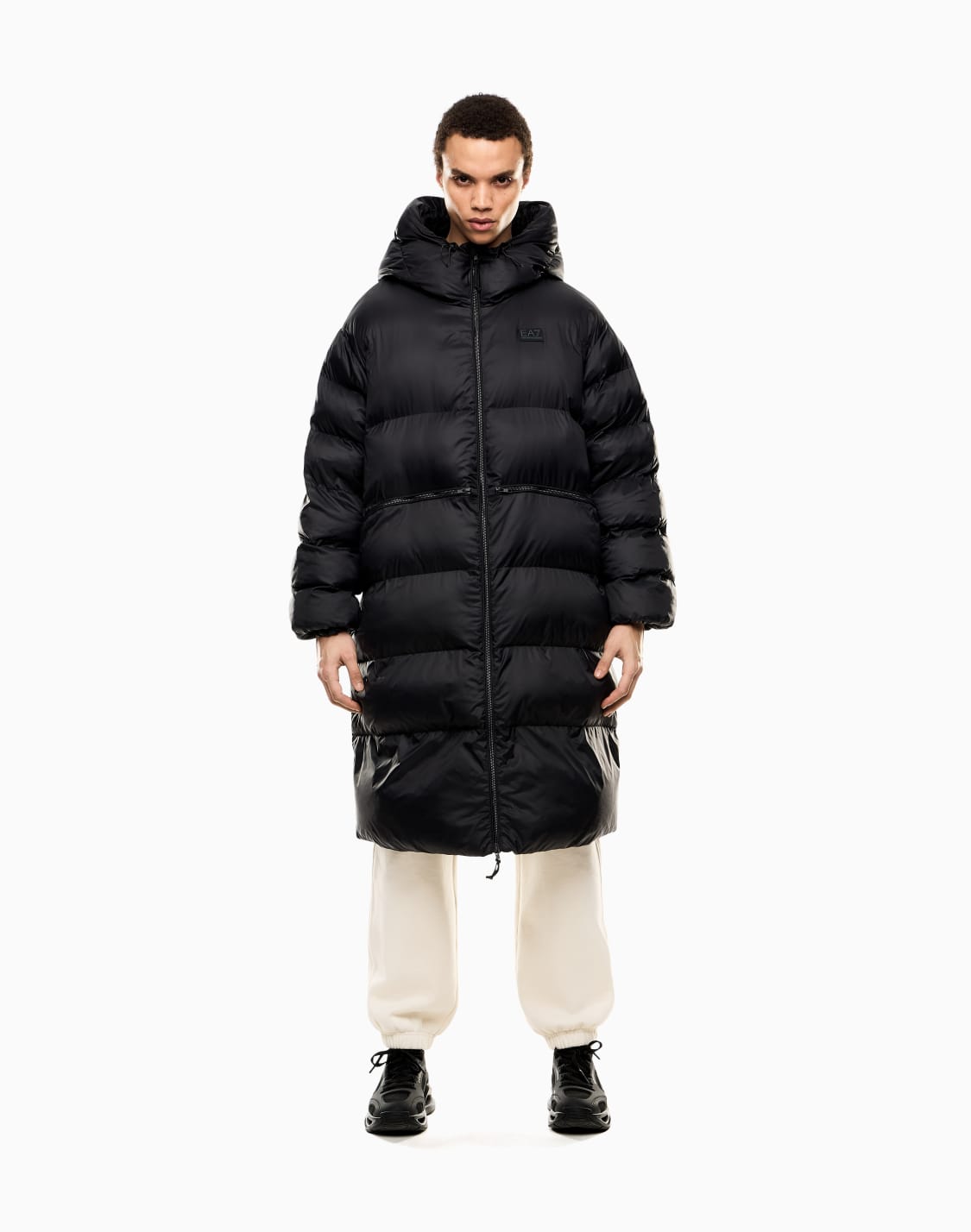 parka-rembourre-capuche-en-tissu-technique-noir--ea7