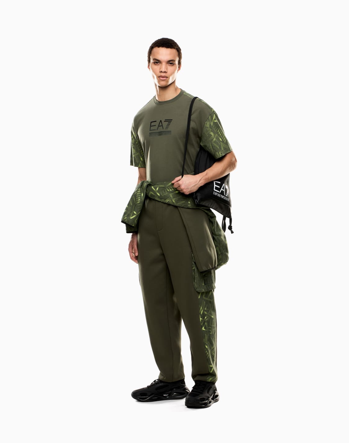 pantalon-cargo-graphic-series-en-jersey-de-coton-vert--ea7
