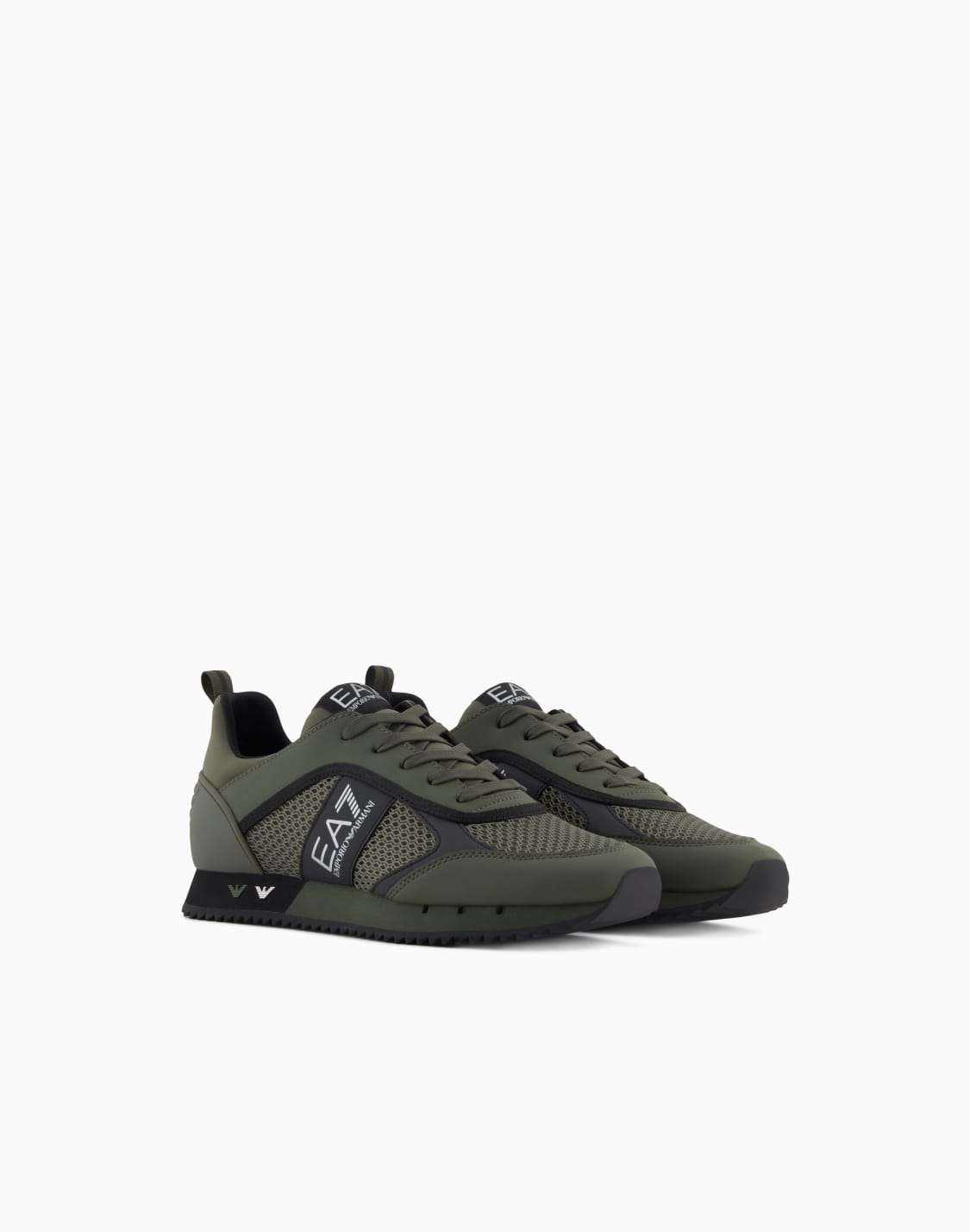 black-and-white-laces-sneakers-green--ea7