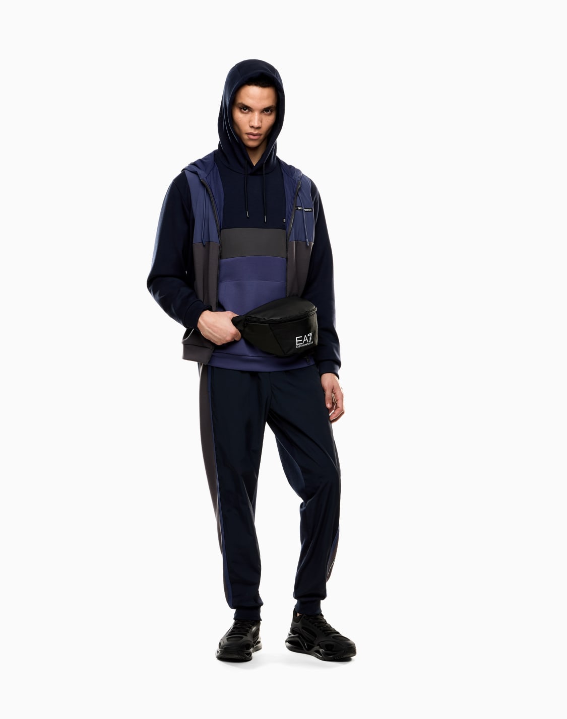 sudadera-con-capucha-de-nailon-y-mezcla-de-viscosa-athletic-colour-block-azul-marino--ea7