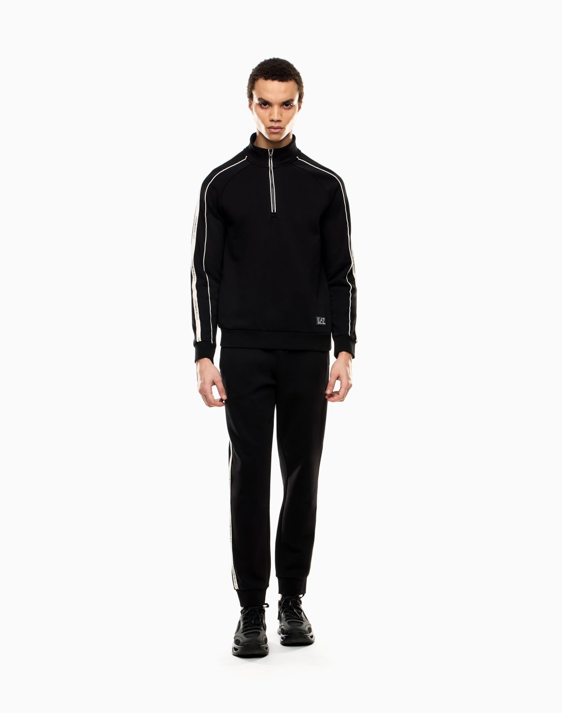 felpa-logo-series-in-misto-cotone-nero--ea7