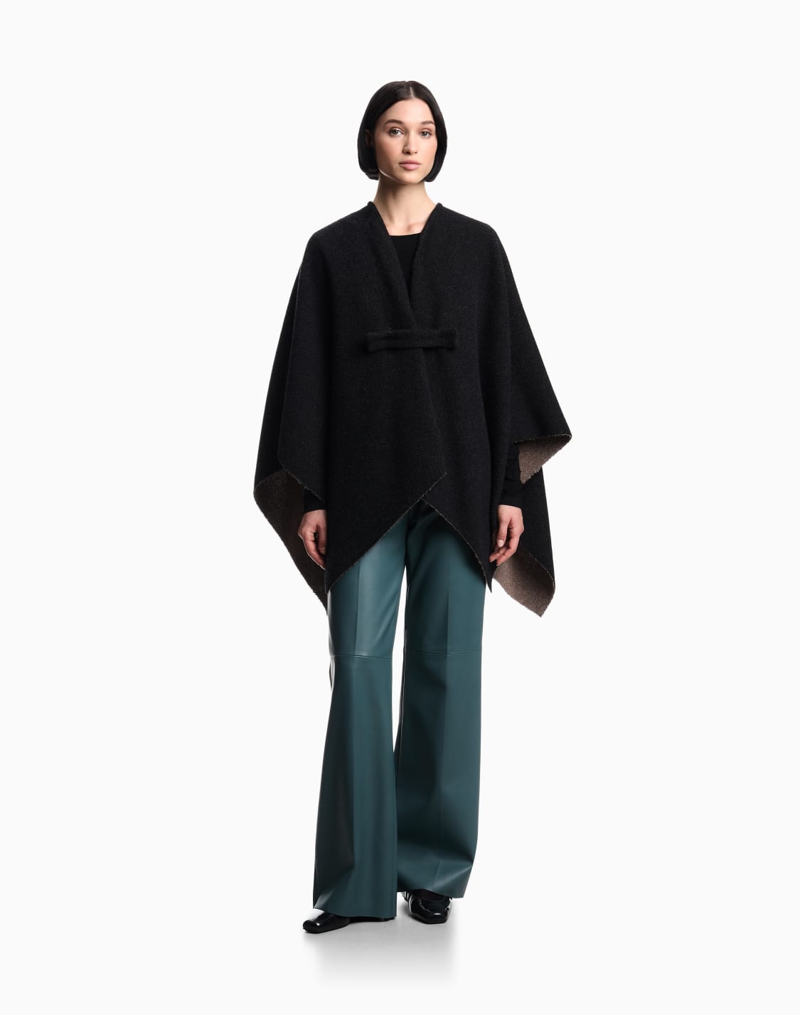 cape-double-face-en-laine-noir--emporio-armani