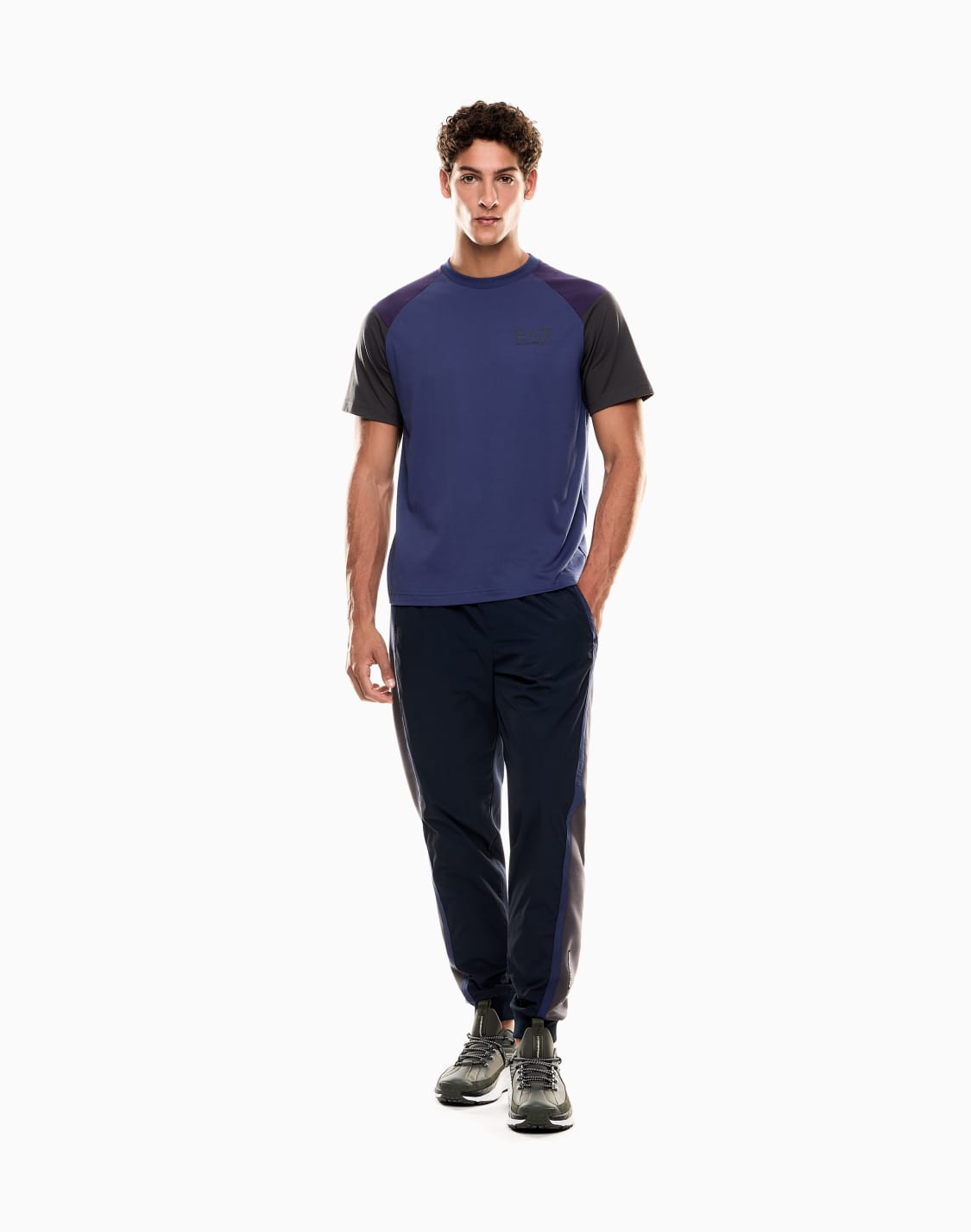 t-shirt-girocollo-athletic-colour-block-in-misto-cotone-organico-asv-viola--ea7