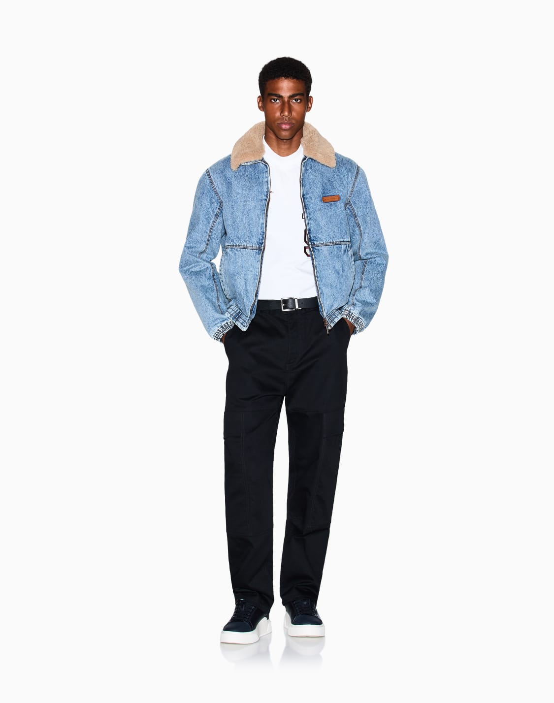 パッチデザイン-半袖クルネックtシャツ-ホワイト--armani-exchange