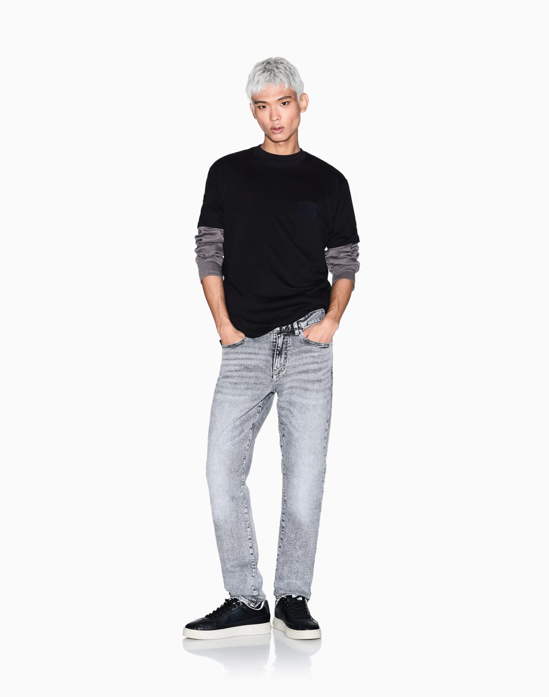 ロゴパッチ-半袖クルネックtシャツ-ブラック--armani-exchange