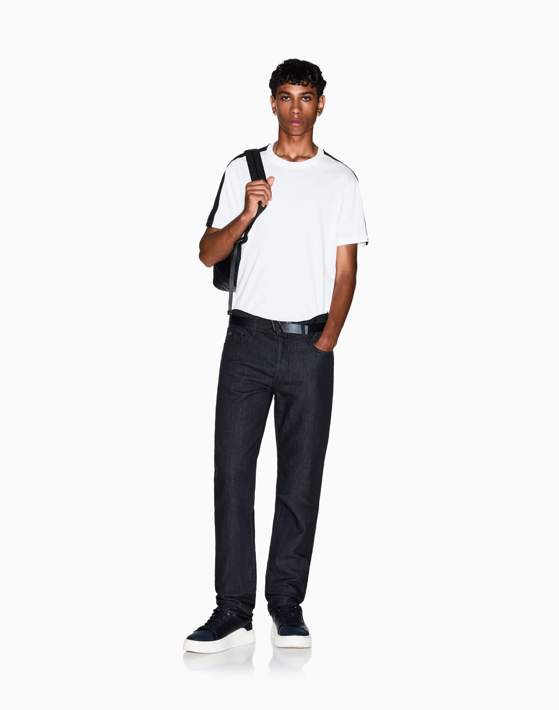 camiseta-con-cinta-de-corte-regular-en-contraste-blanco--armani-exchange