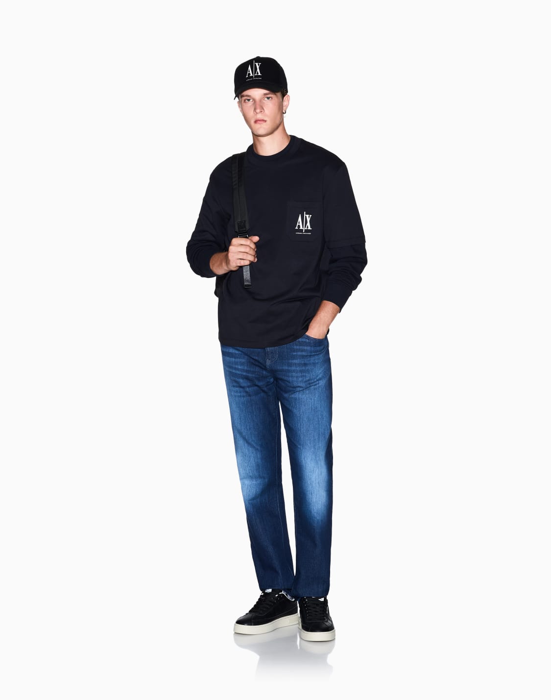 regular-fit-t-shirt-with-pocket-and-logo-navy_blue--armani-exchange