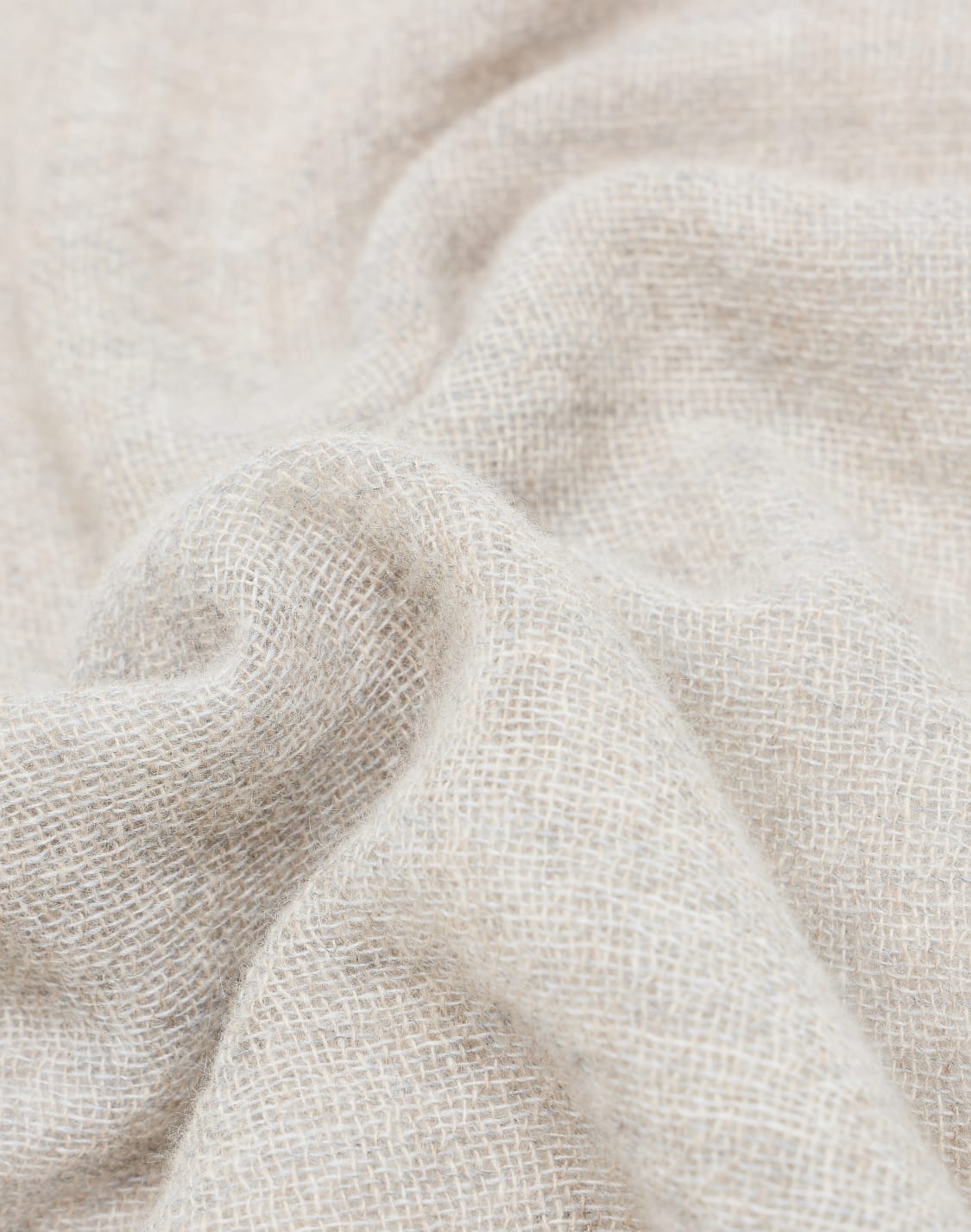 cashmere-scarf-beige--giorgio-armani