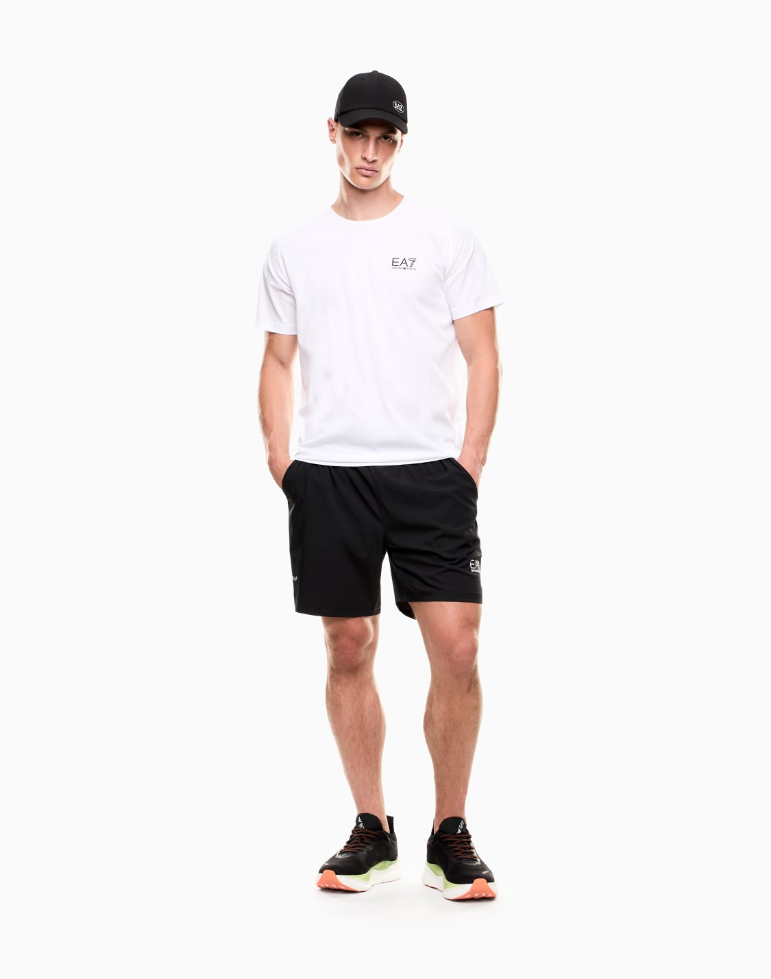 set-t-shirt-e-shorts-dynamic-athlete-in-tessuto-tecnico-ventus7-bicolore--ea7
