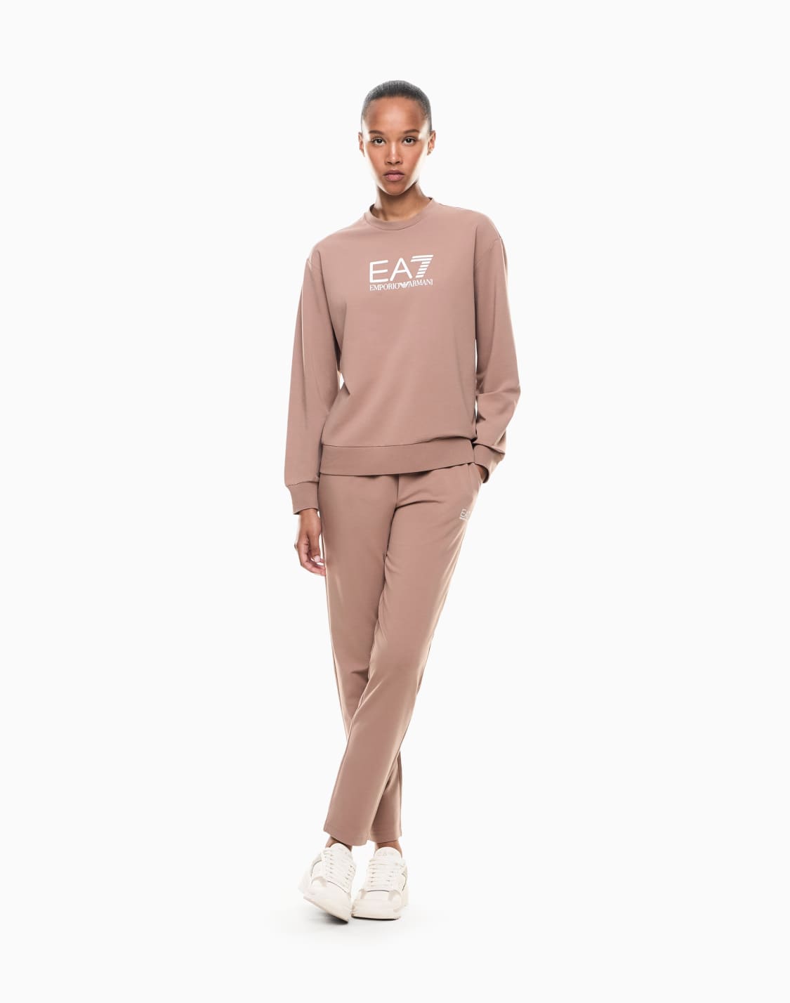 survtement-en-coton-stretch-avec-logo-marron--ea7