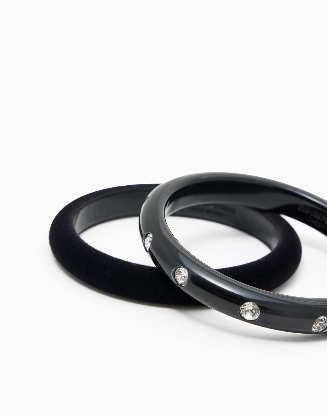 set-of-2-bangles-with-swarovski-rhinestones-black--emporio-armani