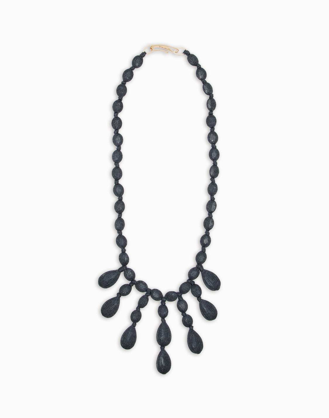 collar-con-colgantes-de-resina-y-seda-negro--giorgio-armani