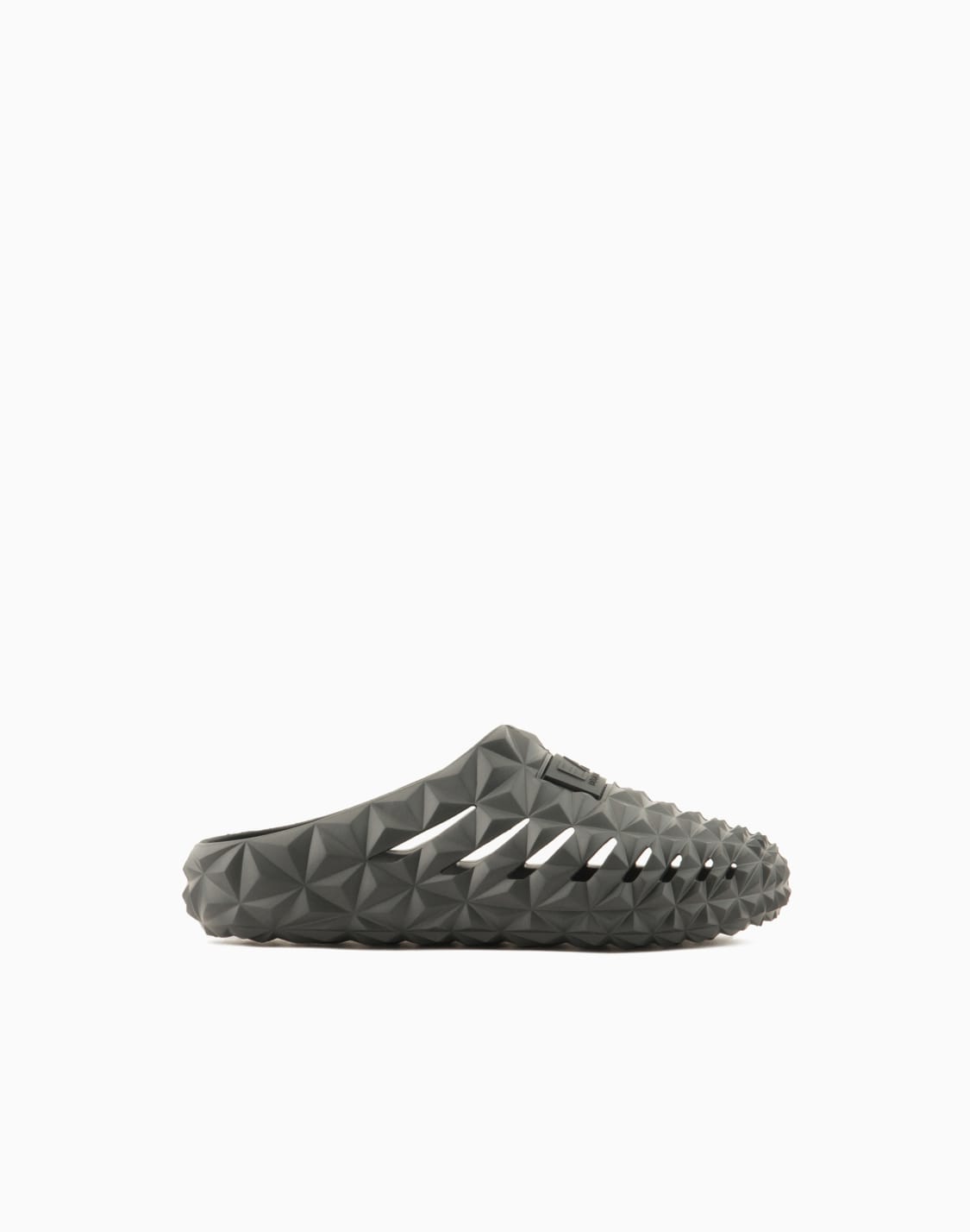 sliders-with-a-three-dimensional-geometric-motif-black--ea7