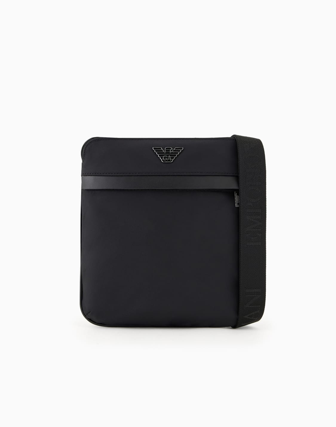 bandolera-plana-en-nailon-reciclado-armani-sustainability-values-negro--emporio-armani