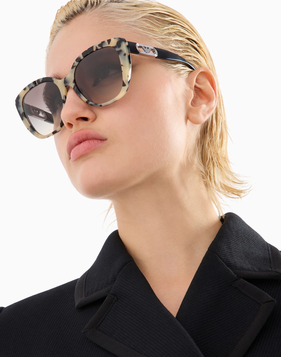 womens-butterfly-shaped-sunglasses-ベジュ--emporio-armani