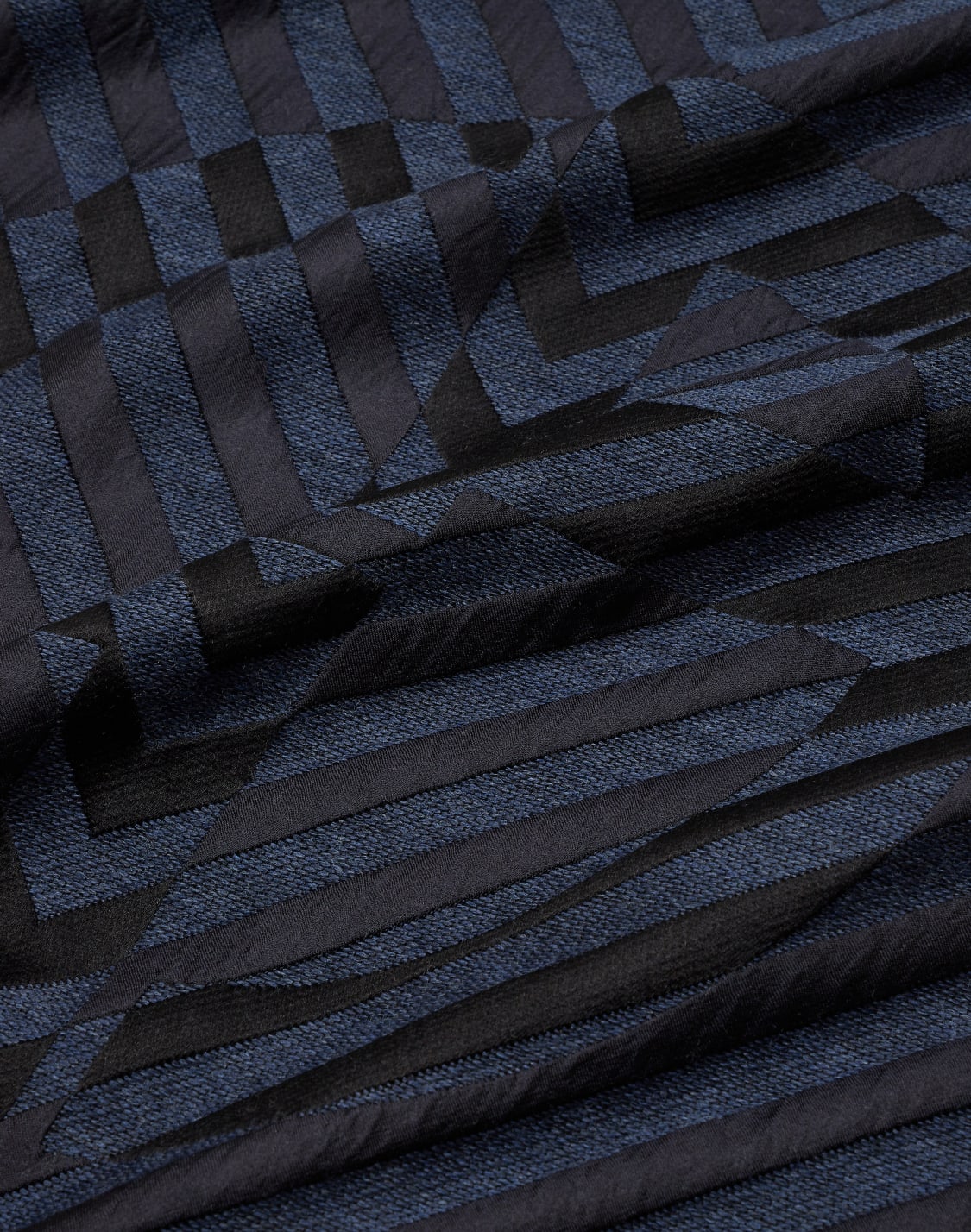 stola-in-seta-e-lana-vergine-jacquard-blu--giorgio-armani