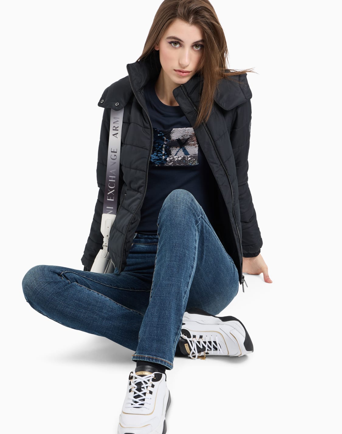 camiseta-slim-fit-con-logo-de-strass-azul-marino--armani-exchange
