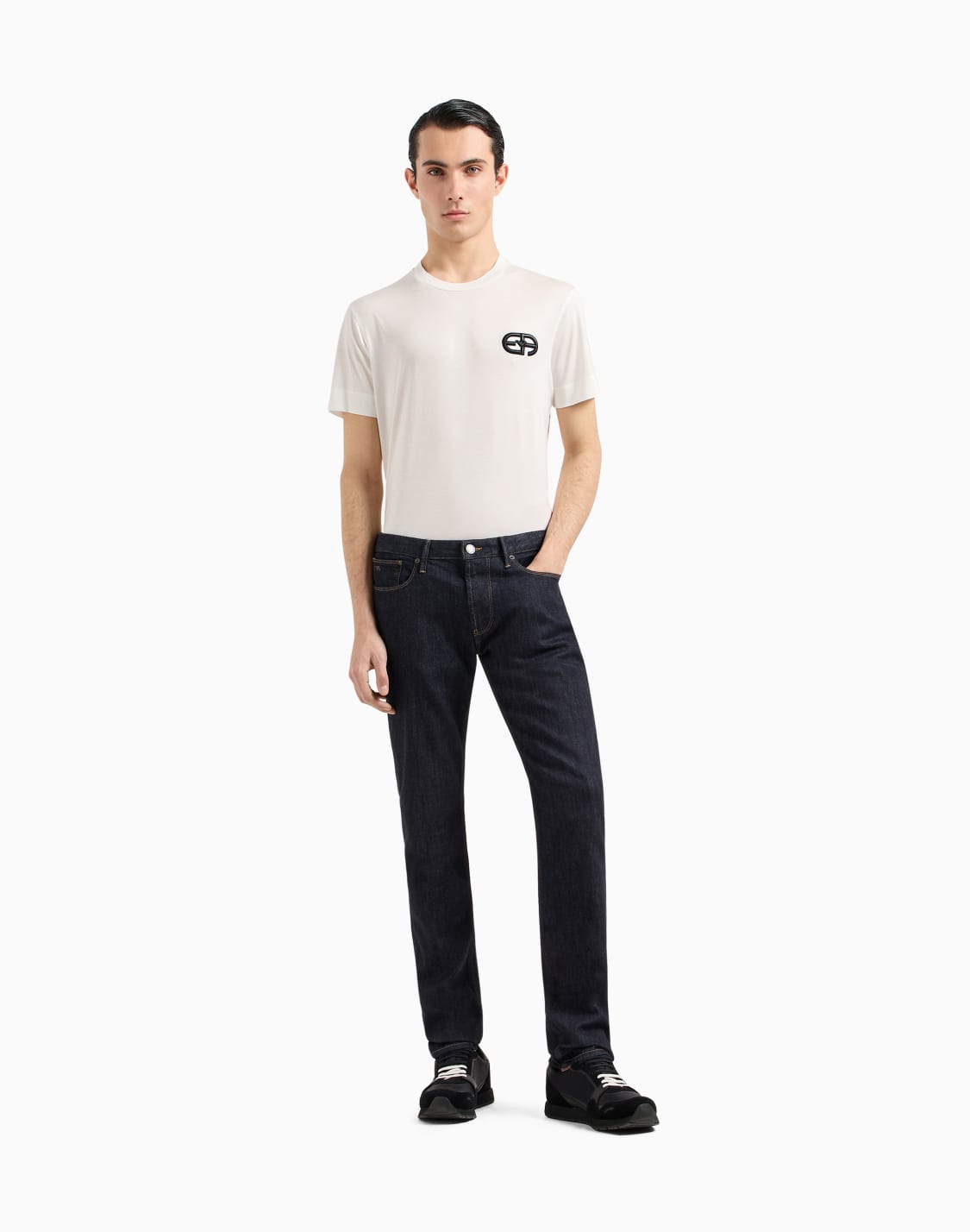 camiseta-en-punto-de-mezcla-de-lyocell-con-logotipo-ea-bordado-en-relieve-blanco--emporio-armani