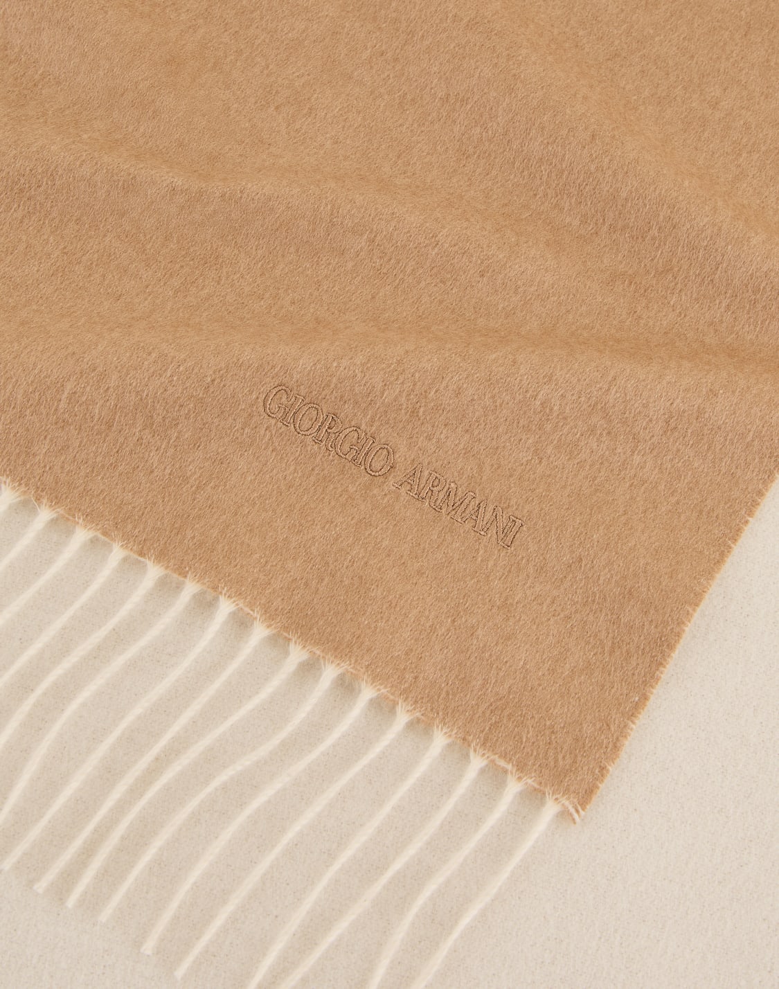 sciarpa-bicolore-in-lana-e-seta-cammello--giorgio-armani