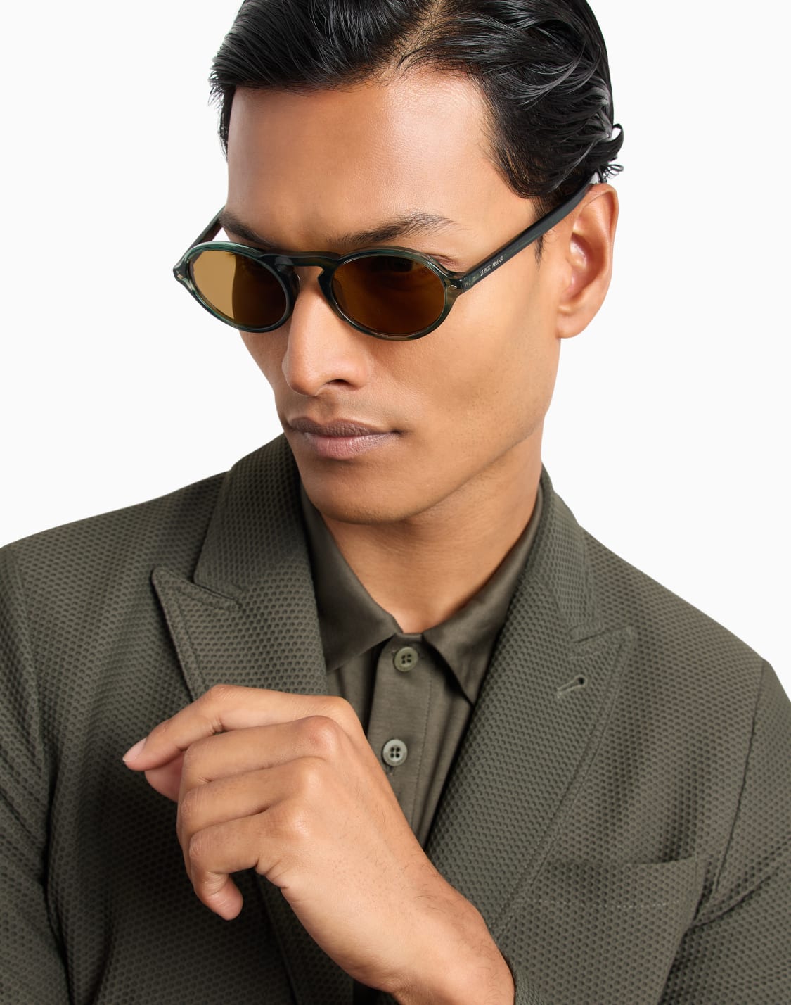 lunettes-de-soleil-ovales-modle-homme-vert--giorgio-armani