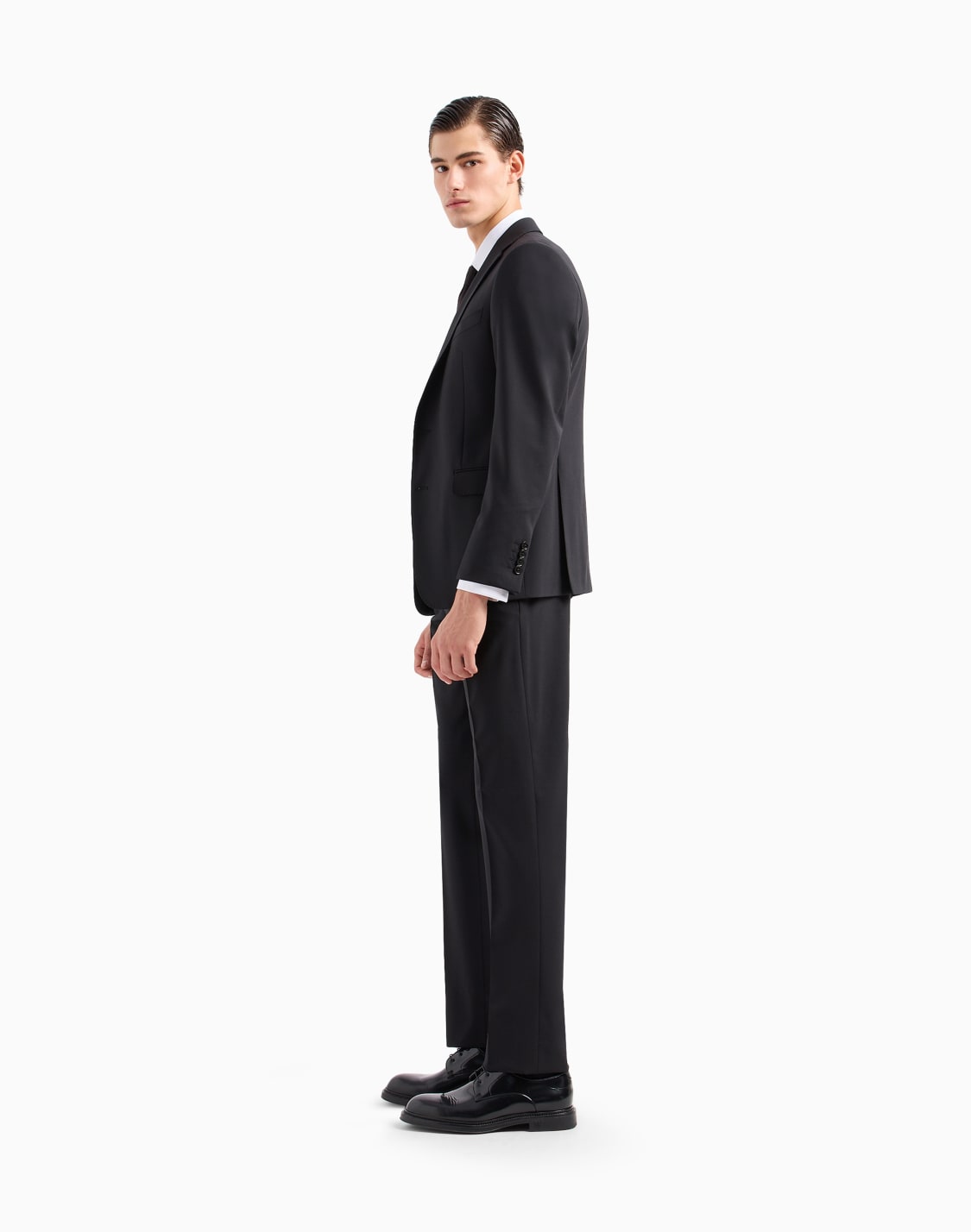 single-breasted-slim-fit-suit-in-brushed-stretch-light-wool-black--emporio-armani