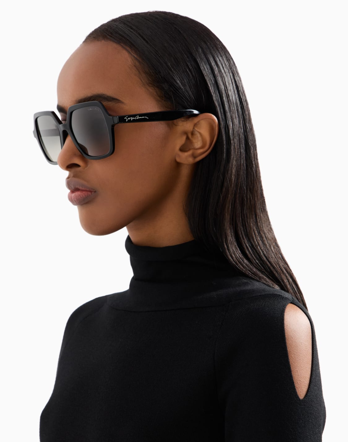 occhiali-da-sole-donna-forma-squadrata-nero--giorgio-armani