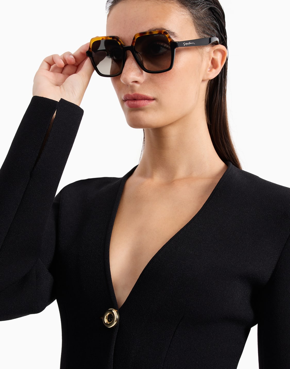 occhiali-da-sole-donna-forma-squadrata-nero--giorgio-armani