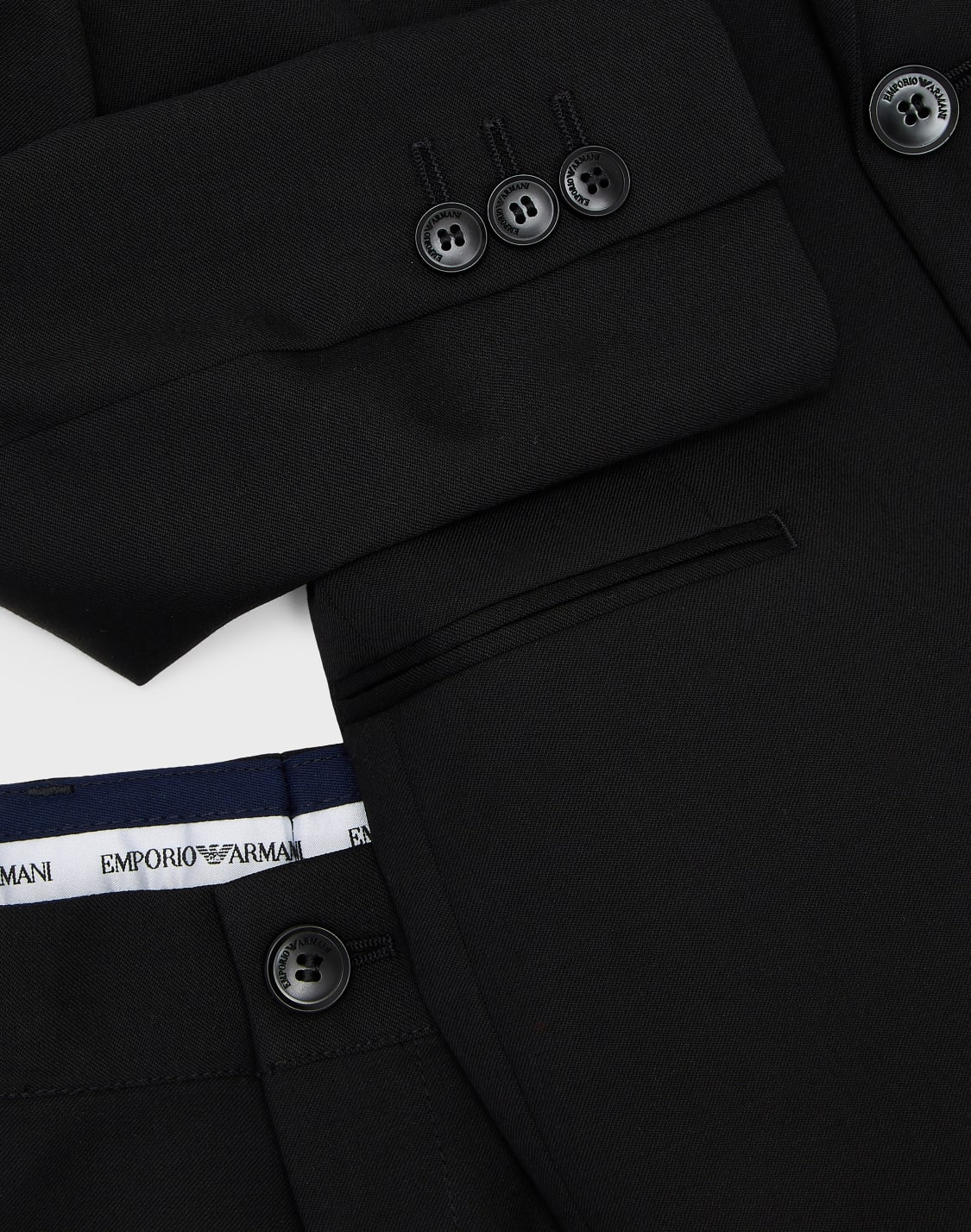 abito-monopetto-in-fresco-lana-vergine-nero--emporio-armani