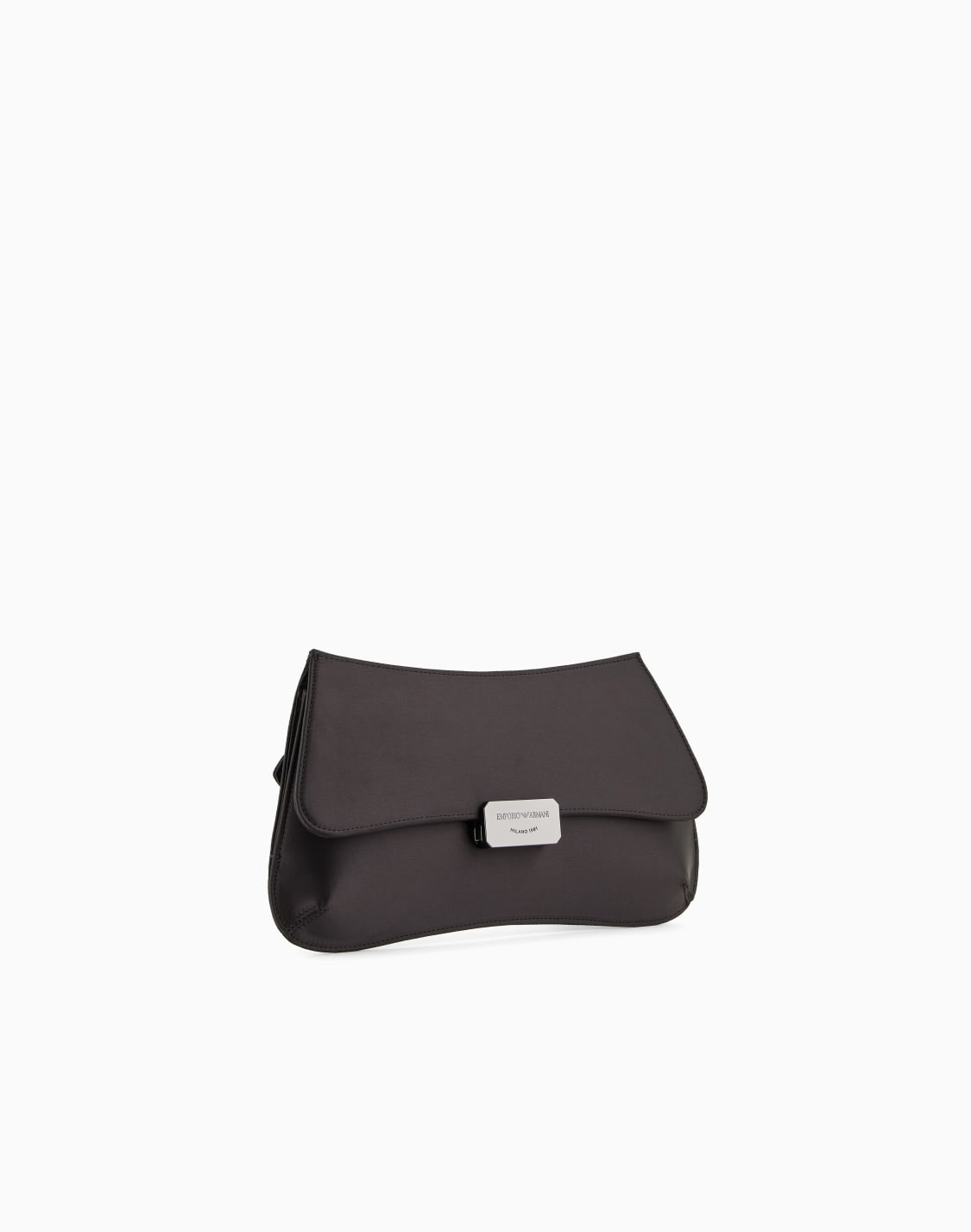 pochette-con-tracolla-a-catena-in-satin-nero--emporio-armani
