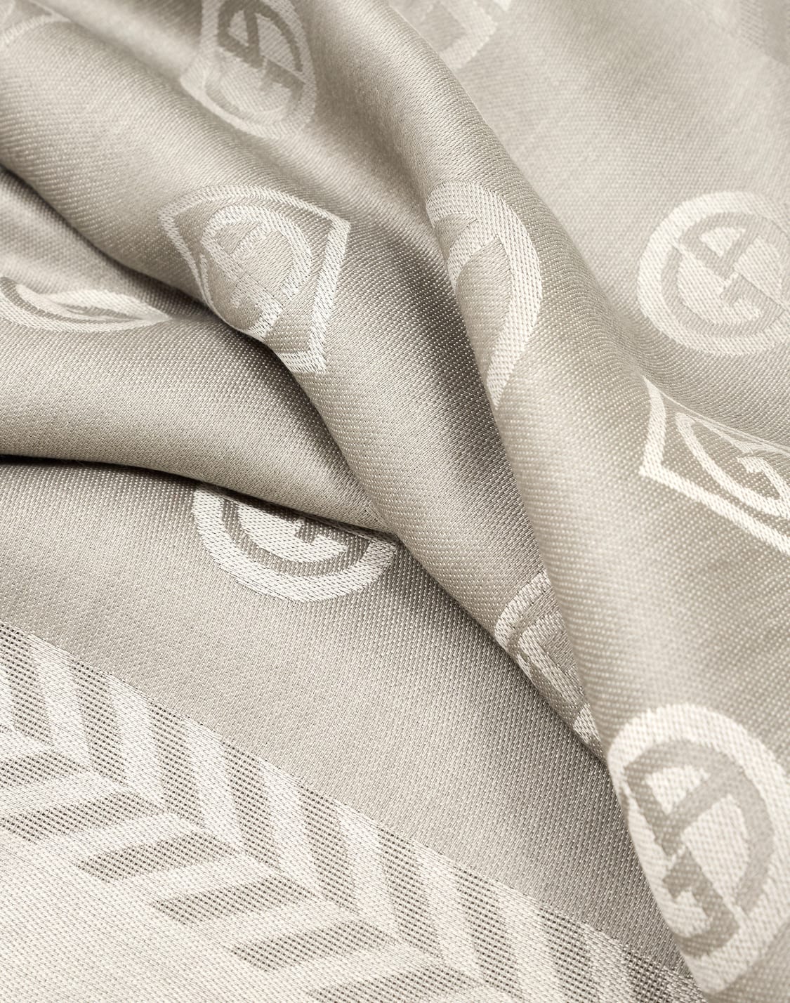 stola-in-lana-vergine-e-seta-jacquard-monogram-beige--giorgio-armani