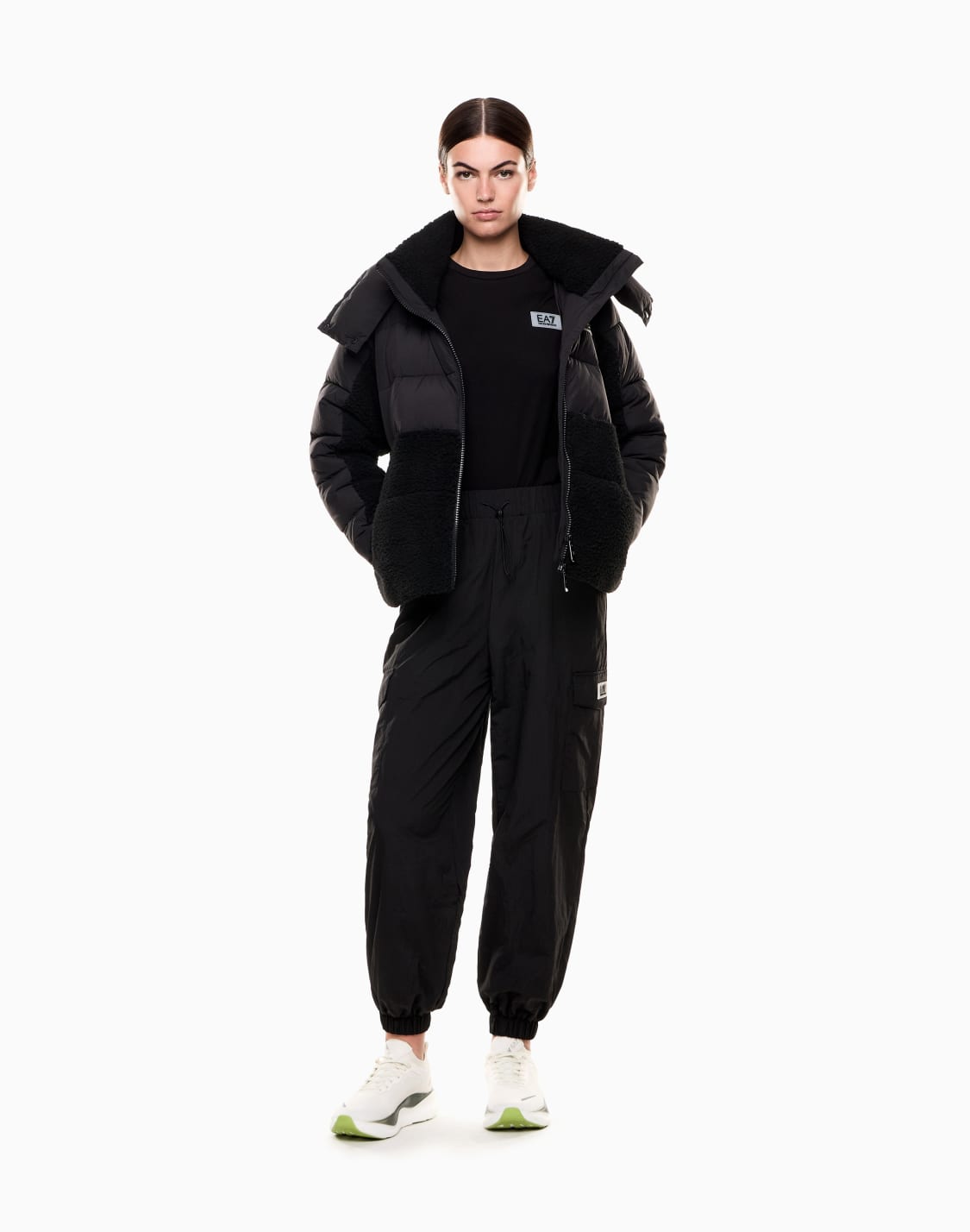 veste-rembourre-en-nylon-avec-dtails-en-tissu-effet-peluche-noir--ea7