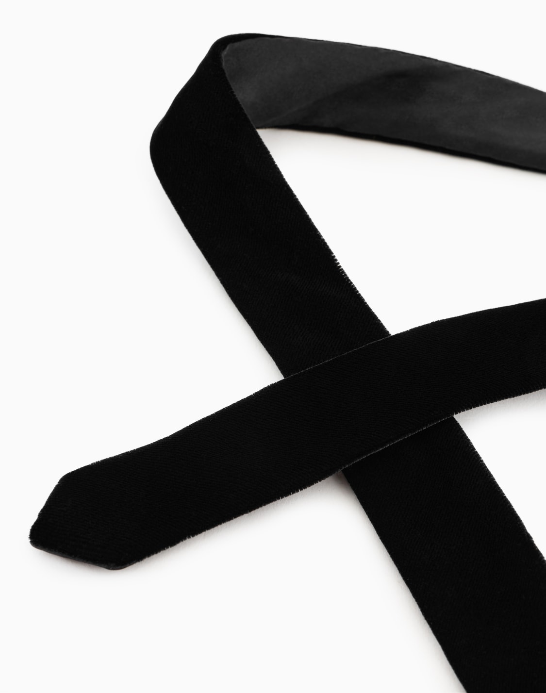 giorgios-viscose-and-cupro-jacquard-tie-black--giorgio-armani