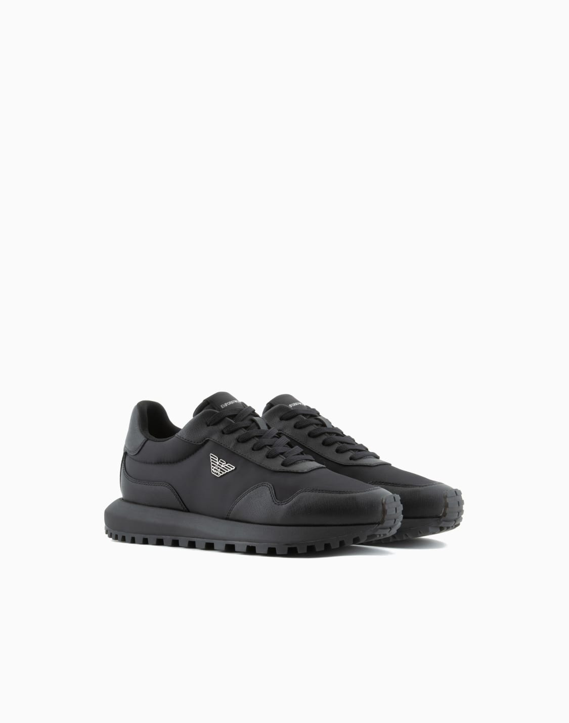 sneakers-en-nylon-recycl-avec-dtails-en-saffiano-rgnr-asv-noir--emporio-armani