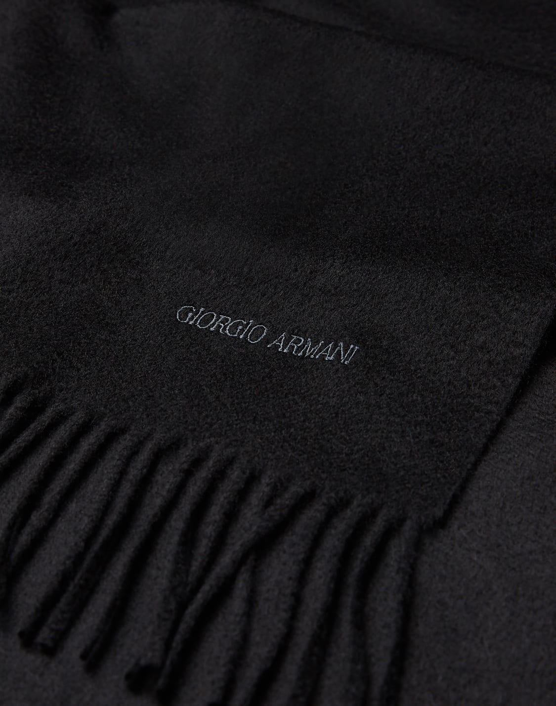 cashmere-stole-with-fringing-black--giorgio-armani