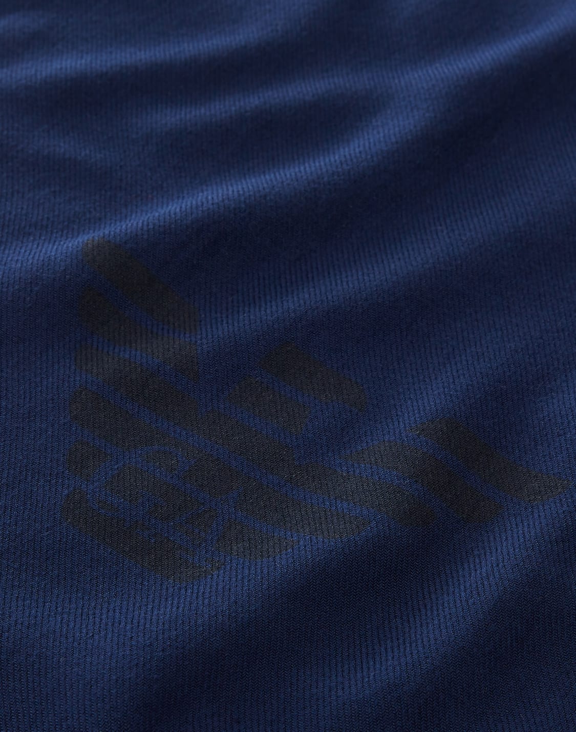sciarpa-con-frange-e-stampa-aquila-blu-navy--emporio-armani