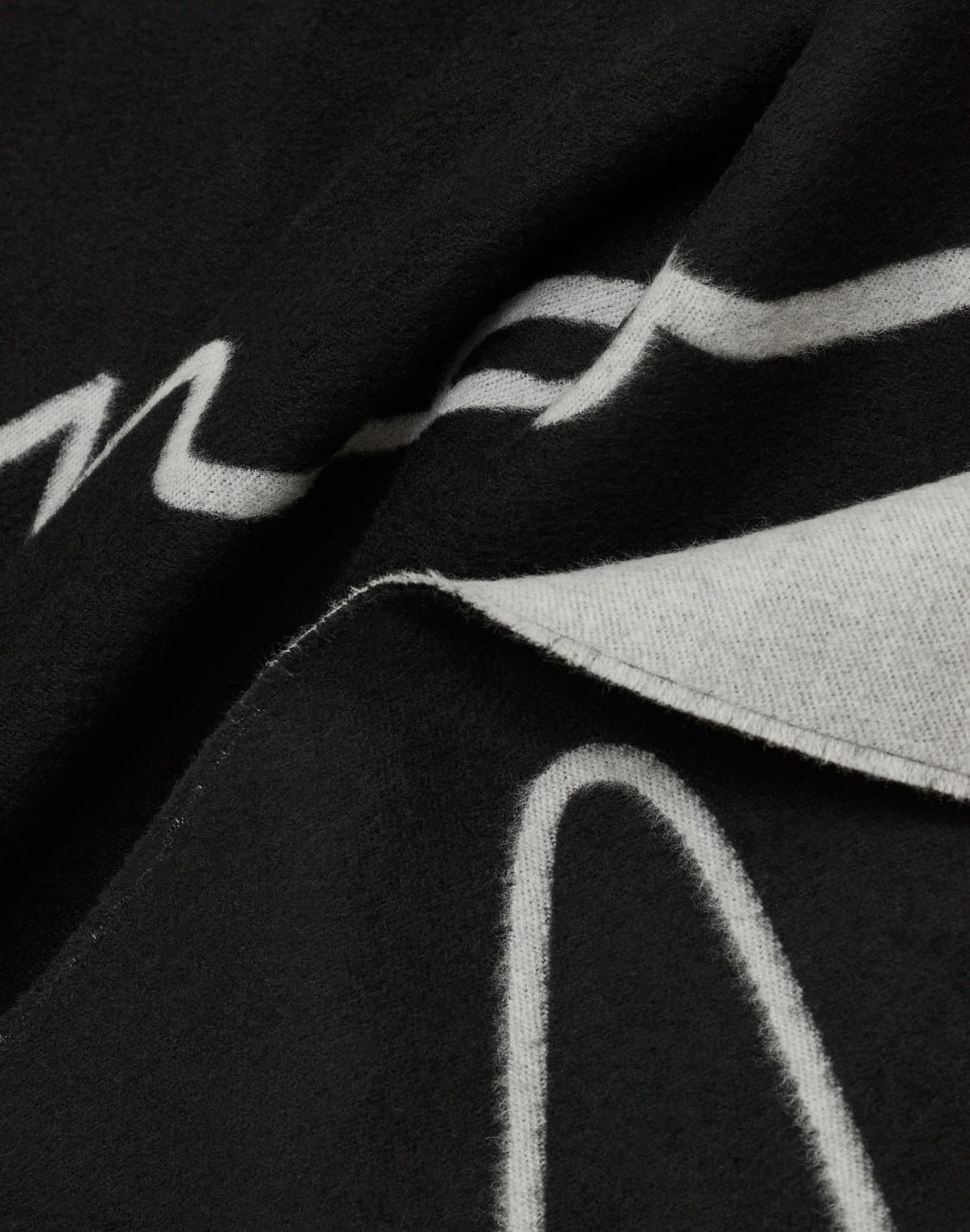 sciarpa-bicolore-in-lana-e-seta-con-logo-signature-nero--giorgio-armani