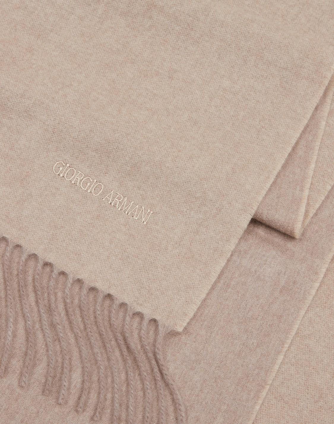 sciarpa-in-cashmere-con-logo-ricamato-beige--giorgio-armani