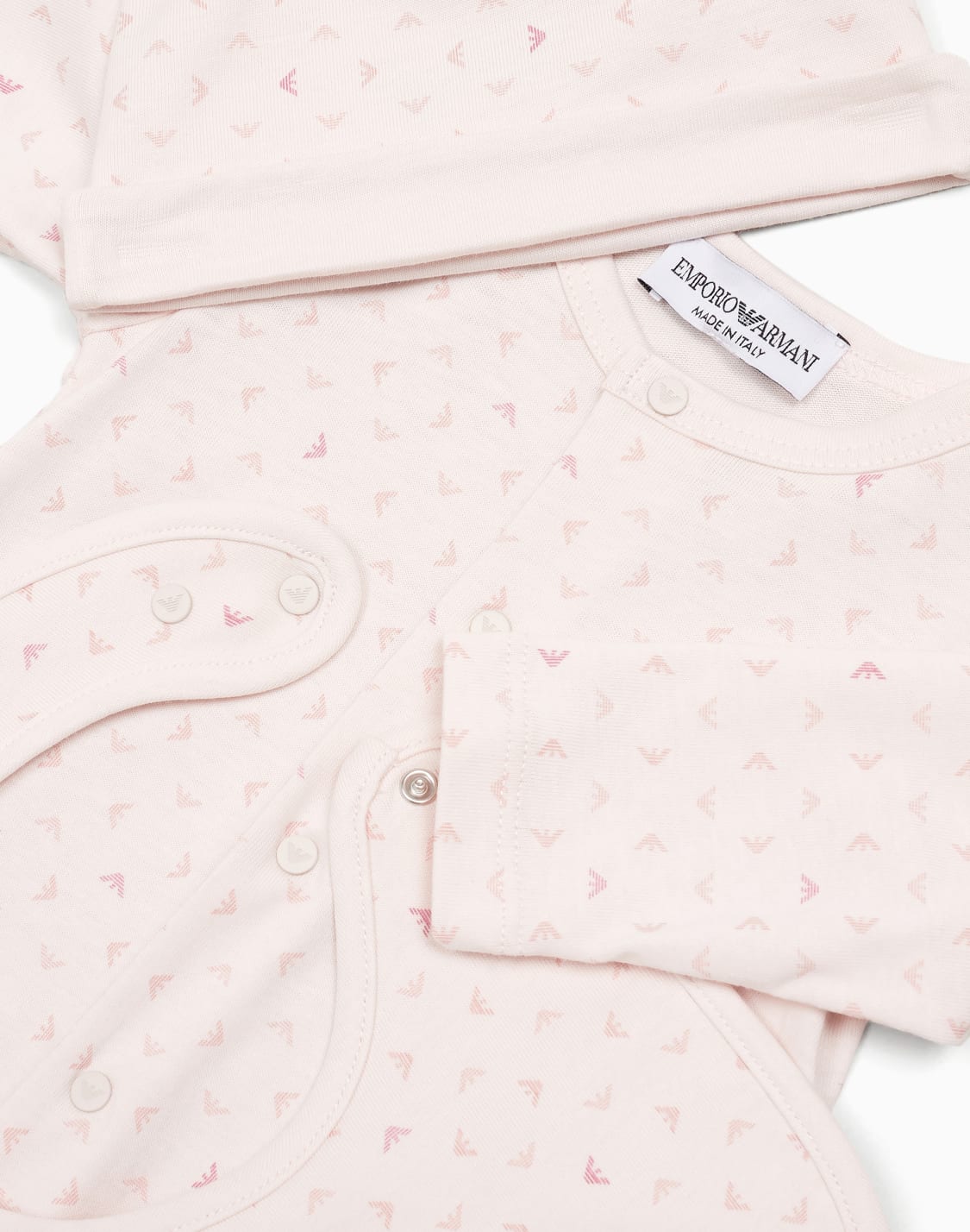 set-de-regalo-con-mono-babero-y-gorrito-con-motivo-integral-de-guila-con-efecto-ptico-rosa--emporio-armani