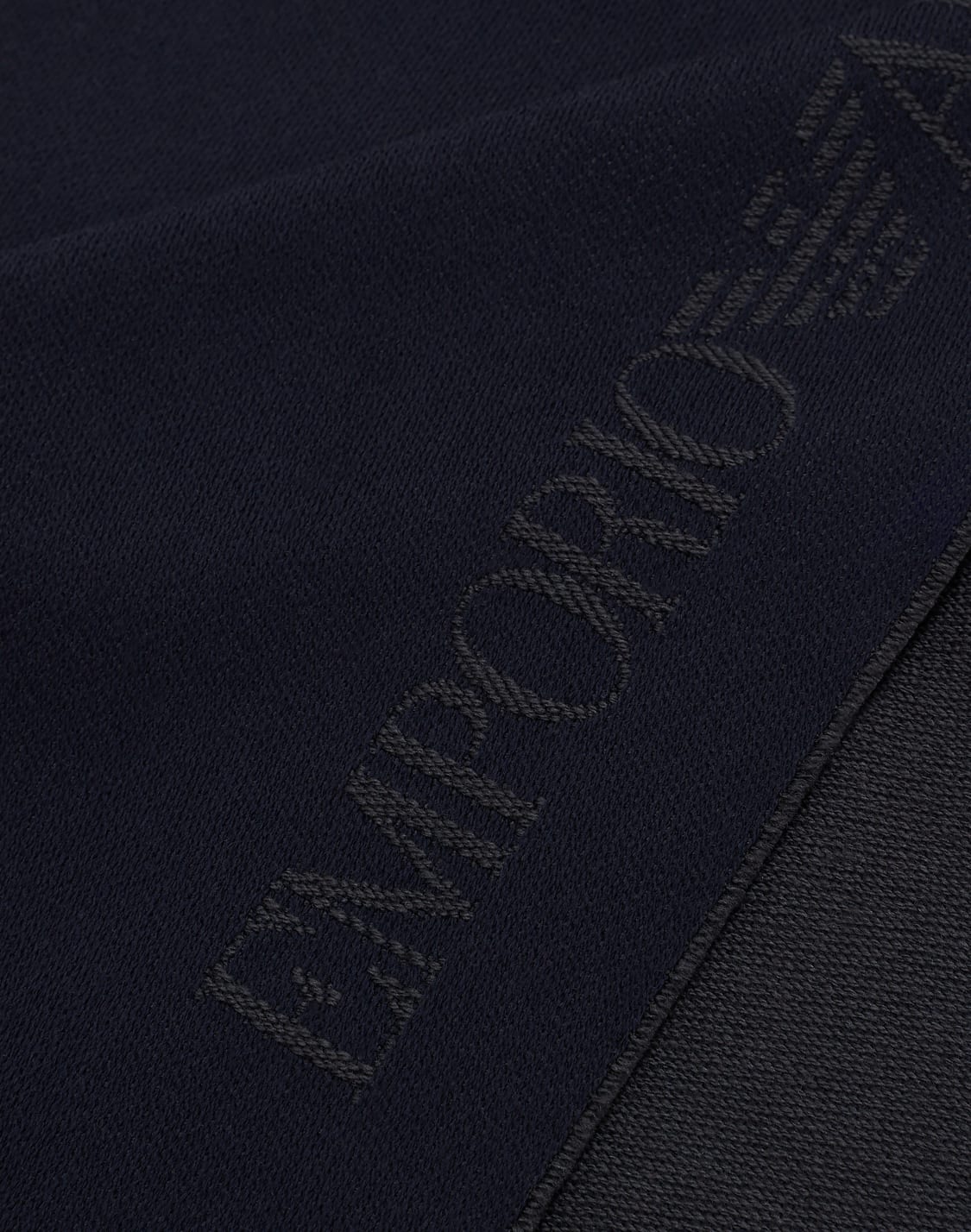 sciarpa-in-lana-con-logo-lettering-jacquard-blu-navy--emporio-armani