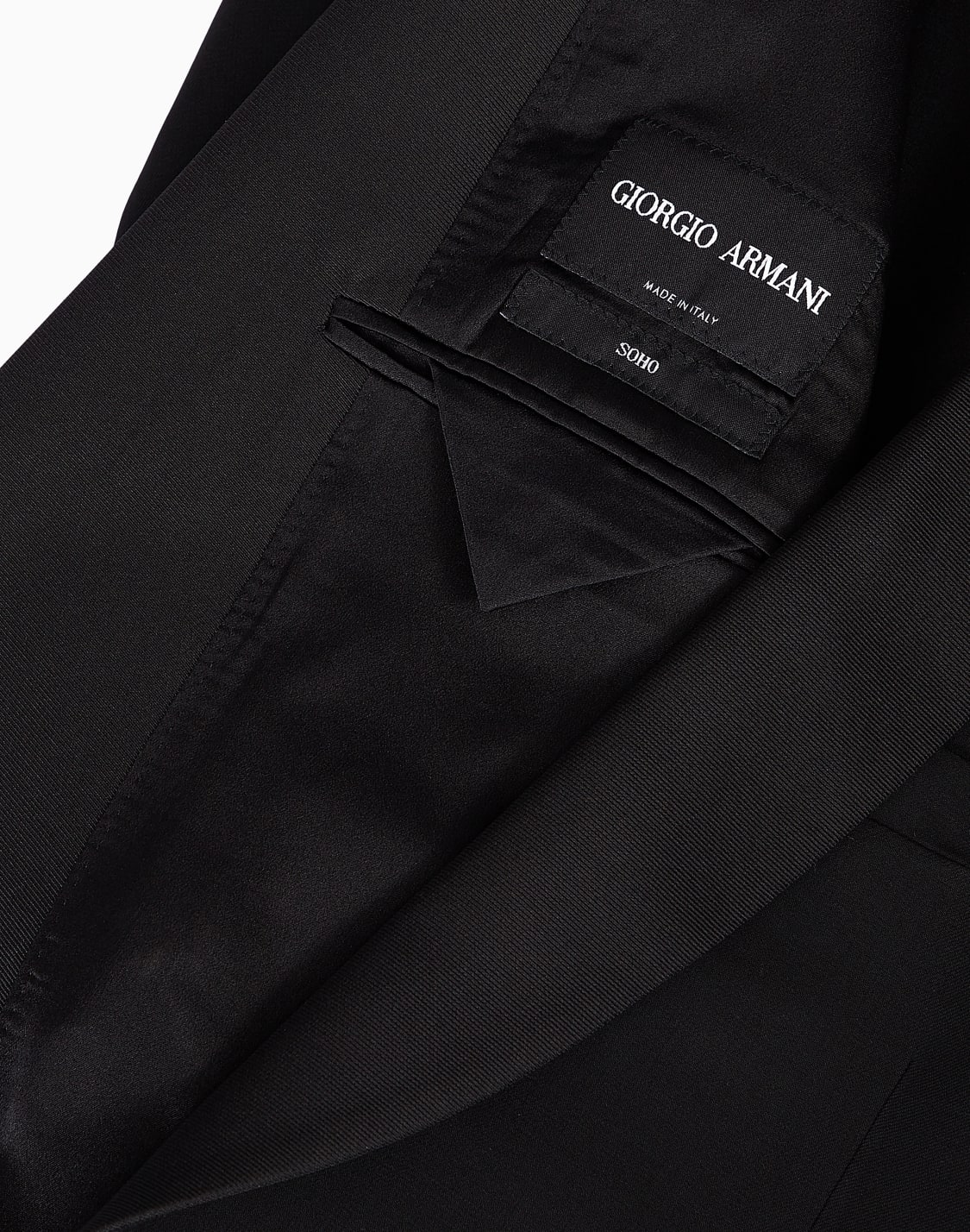 esmoquin-lnea-soho-de-abotonadura-sencilla-en-crep-de-lana-negro--giorgio-armani
