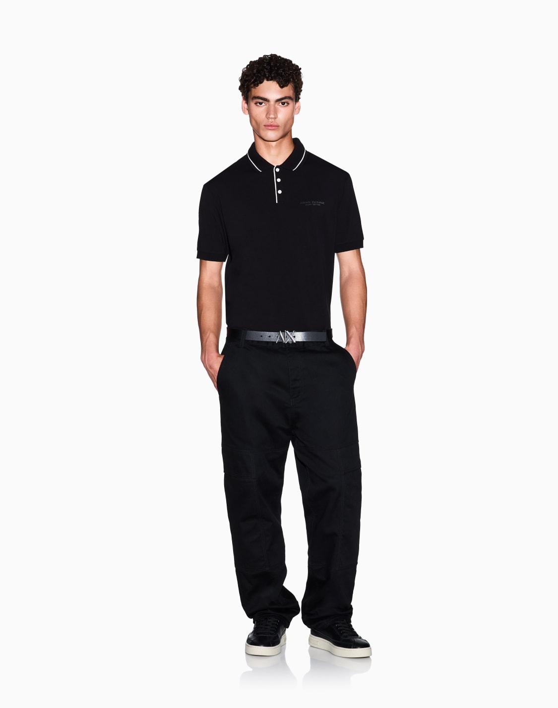 polo-de-corte-regular-en-jersey-elstico-negro--armani-exchange