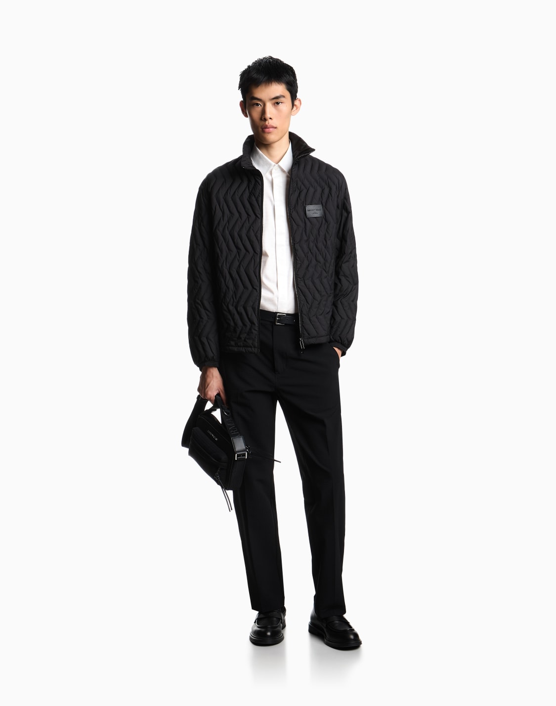EMPORIO ARMANI ダウンジャケット ネイビー フード付き Nylon down jacket with full zip and rubberised logo patch
