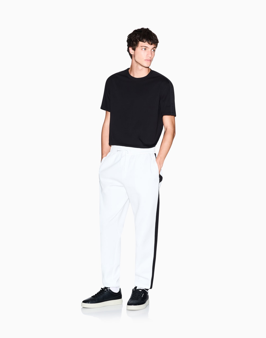 ロゴテプ-半袖クルネックtシャツ-ブラック--armani-exchange