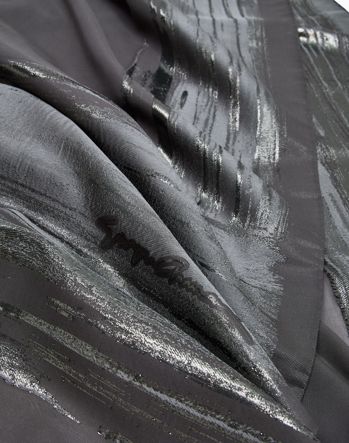 stola-aus-seide-und-laminiertem-stoff-grn--giorgio-armani