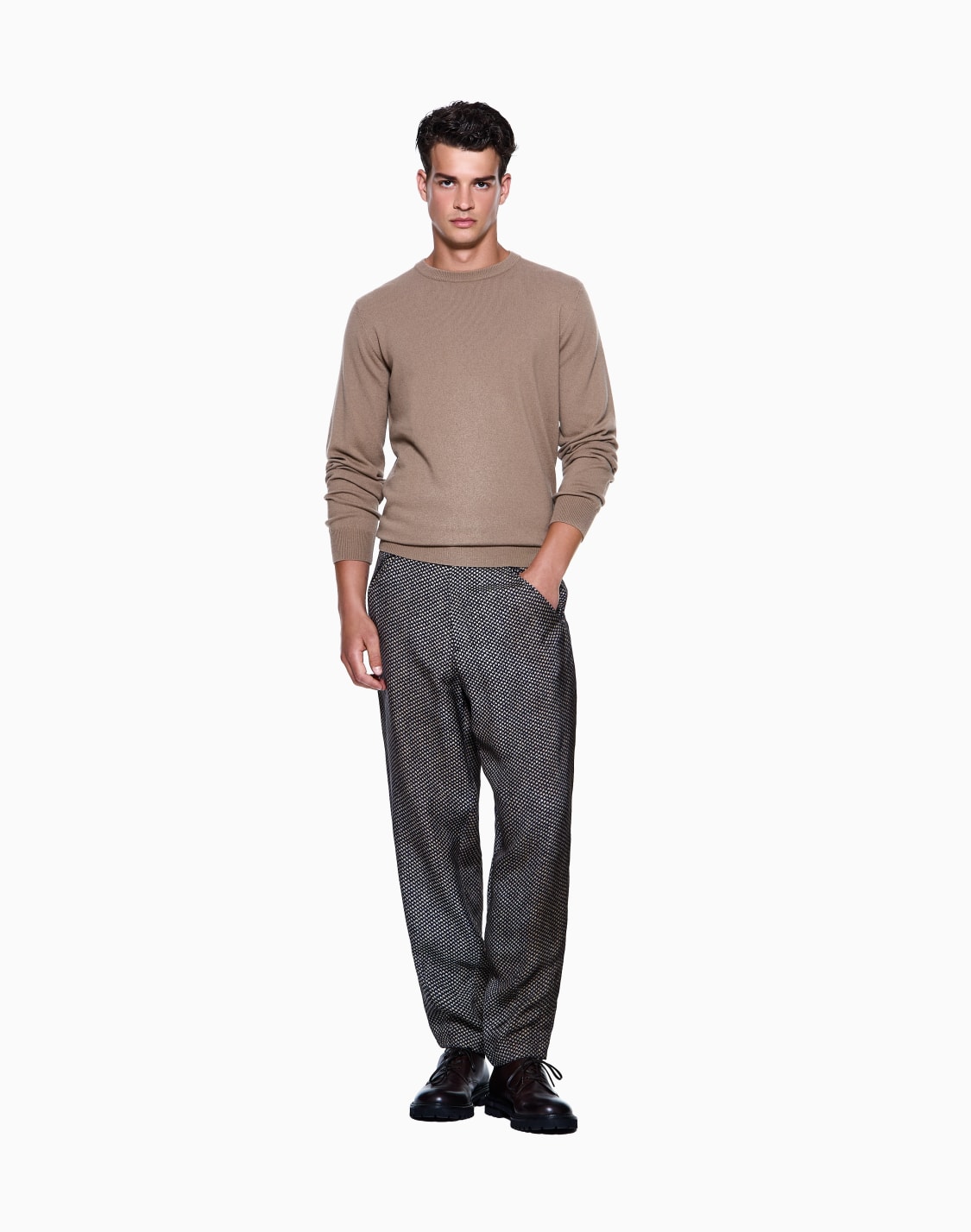 maglia-girocollo-in-cashmere-beige--giorgio-armani