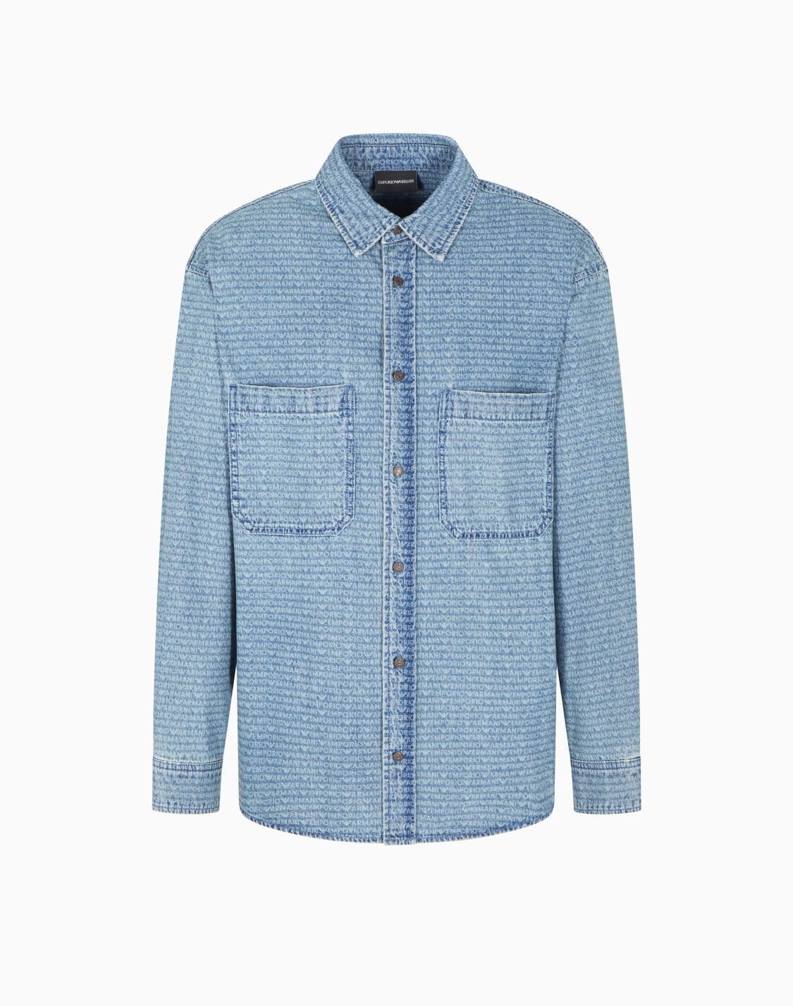 camisa-en-denim-claro-con-estampado-integral-de-inscripcin-del-logotipo-azul--emporio-armani